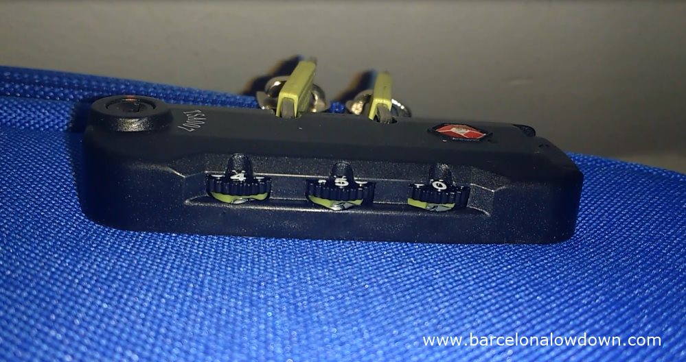 How to Unlock Your Suitcase When You've the Combination